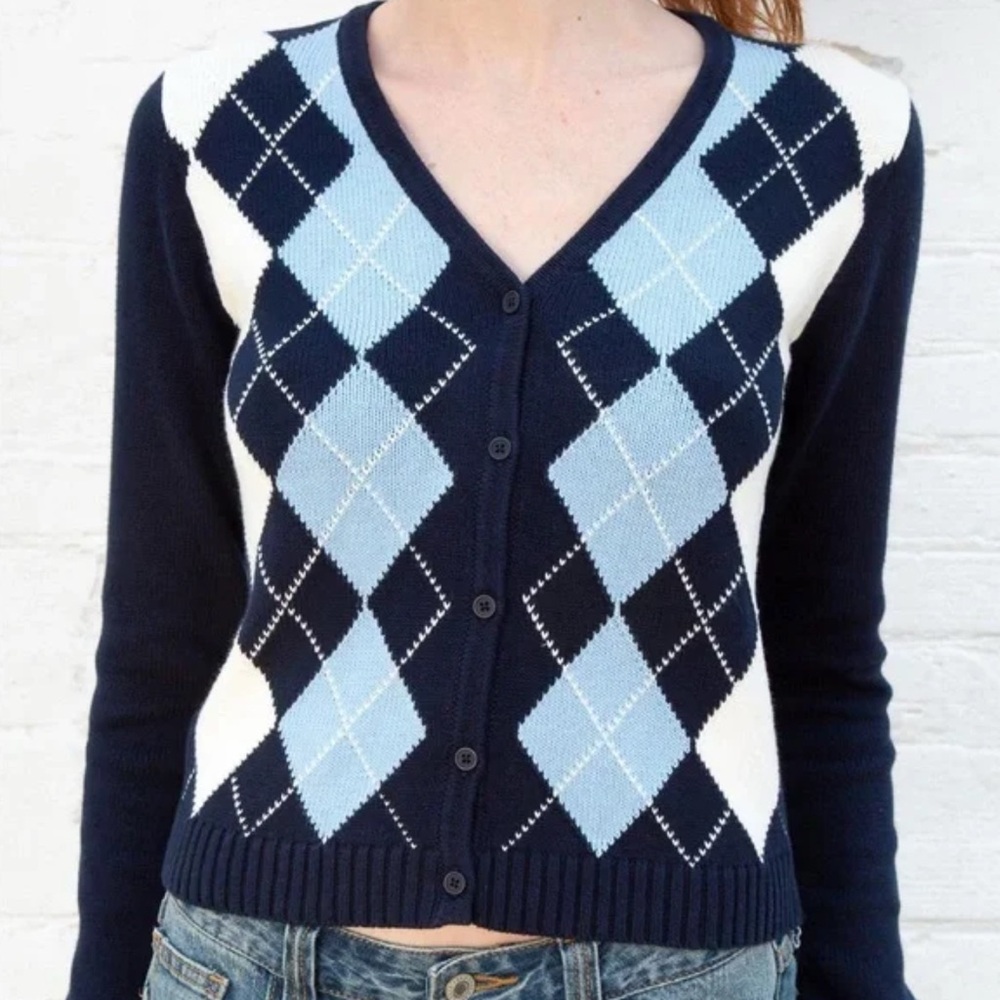 Brandy Melville Elizabeth Sweater